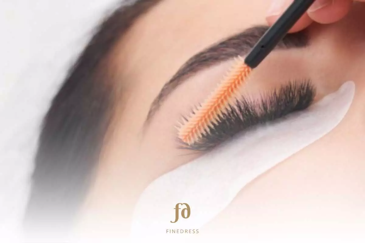 7 Cara Merawat Eyelash Extension agar Awet dan Tidak Rontok