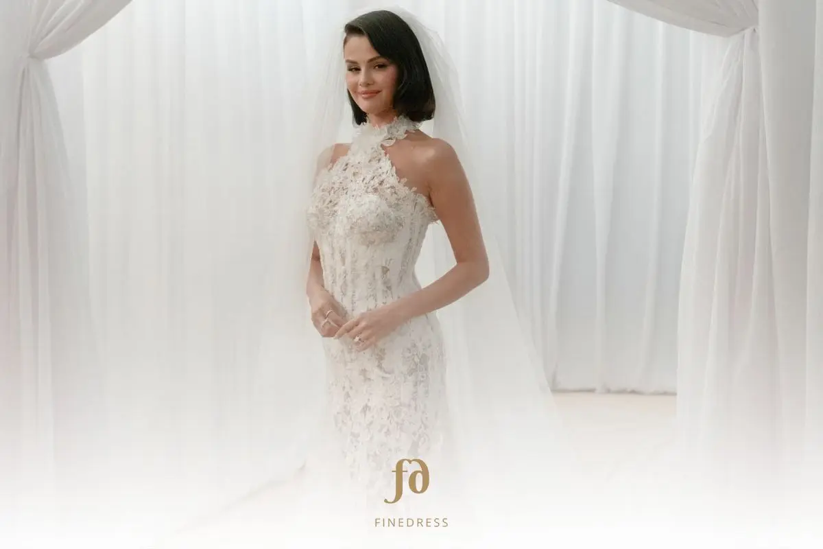 Intip Detail Gaun Pernikahan Selena Gomez, Dari Satin Elegan Sampai Lace Mewah