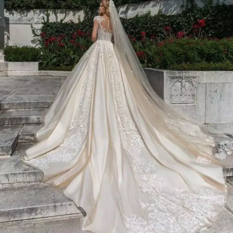 Ivory atau Champagne 