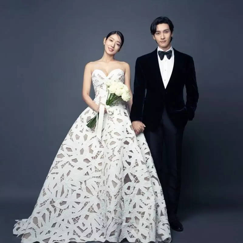 Gaun Pengantin Park Shin Hye