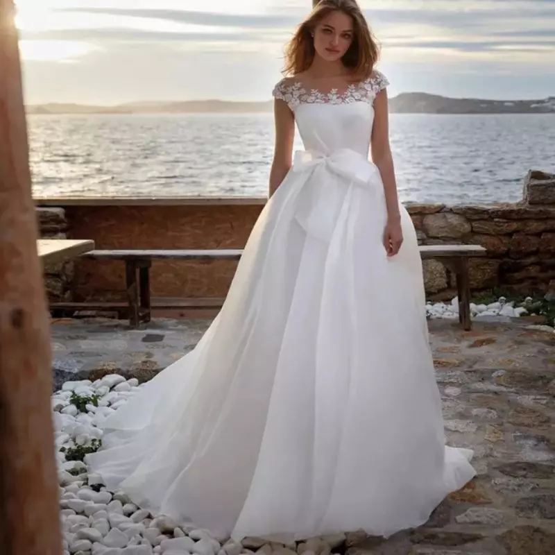 Dress dengan Hemline yang Pendek 
