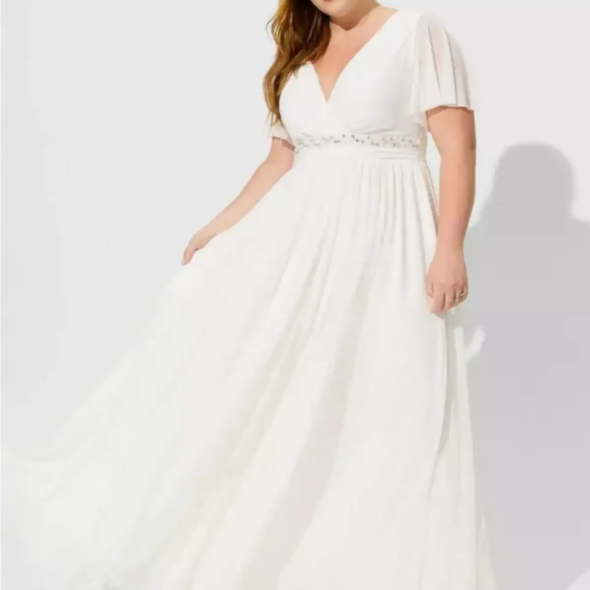 5. Gaun Empire Waist 